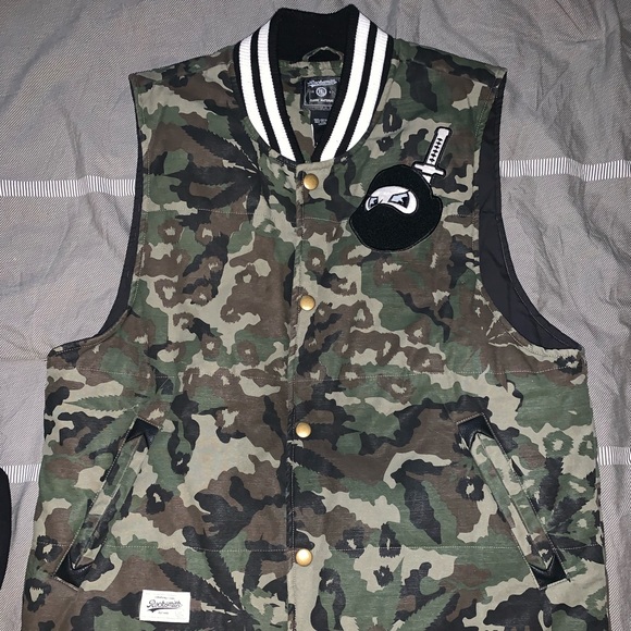 Rocksmith Woodland Camo vest - Picture 1 of 4